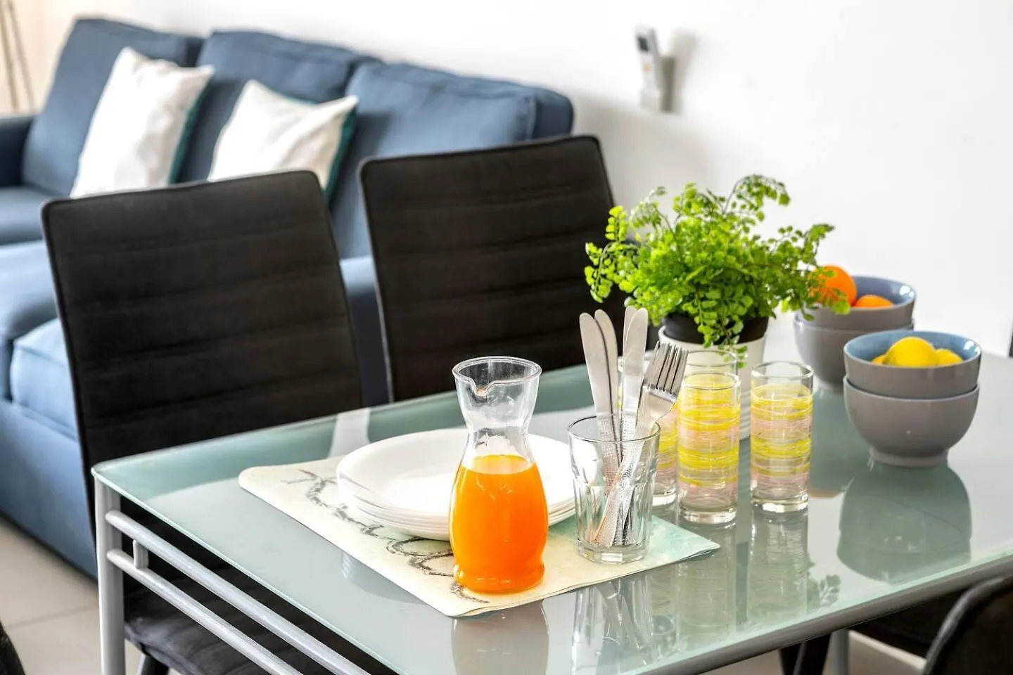 לרנקה Airbnsea City Centre Side Sea View Apartments