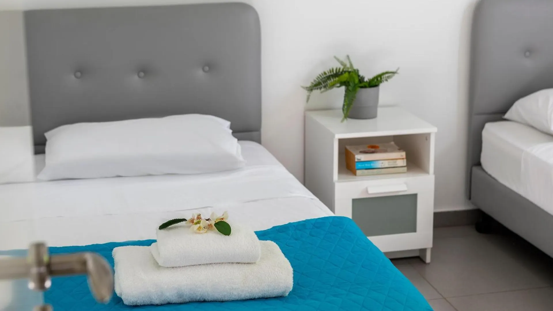 לרנקה Airbnsea City Centre Side Sea View Apartments קפריסין