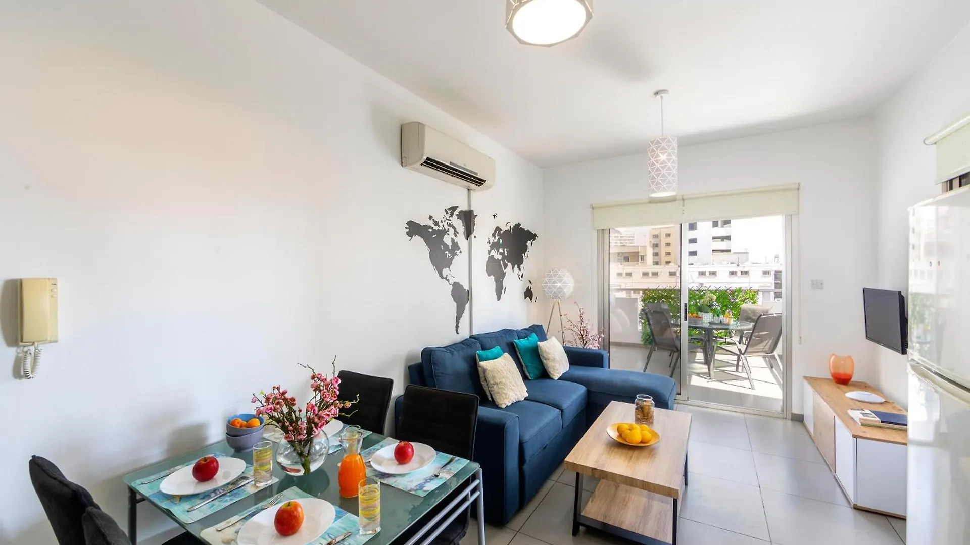 לרנקה Airbnsea City Centre Side Sea View Apartments