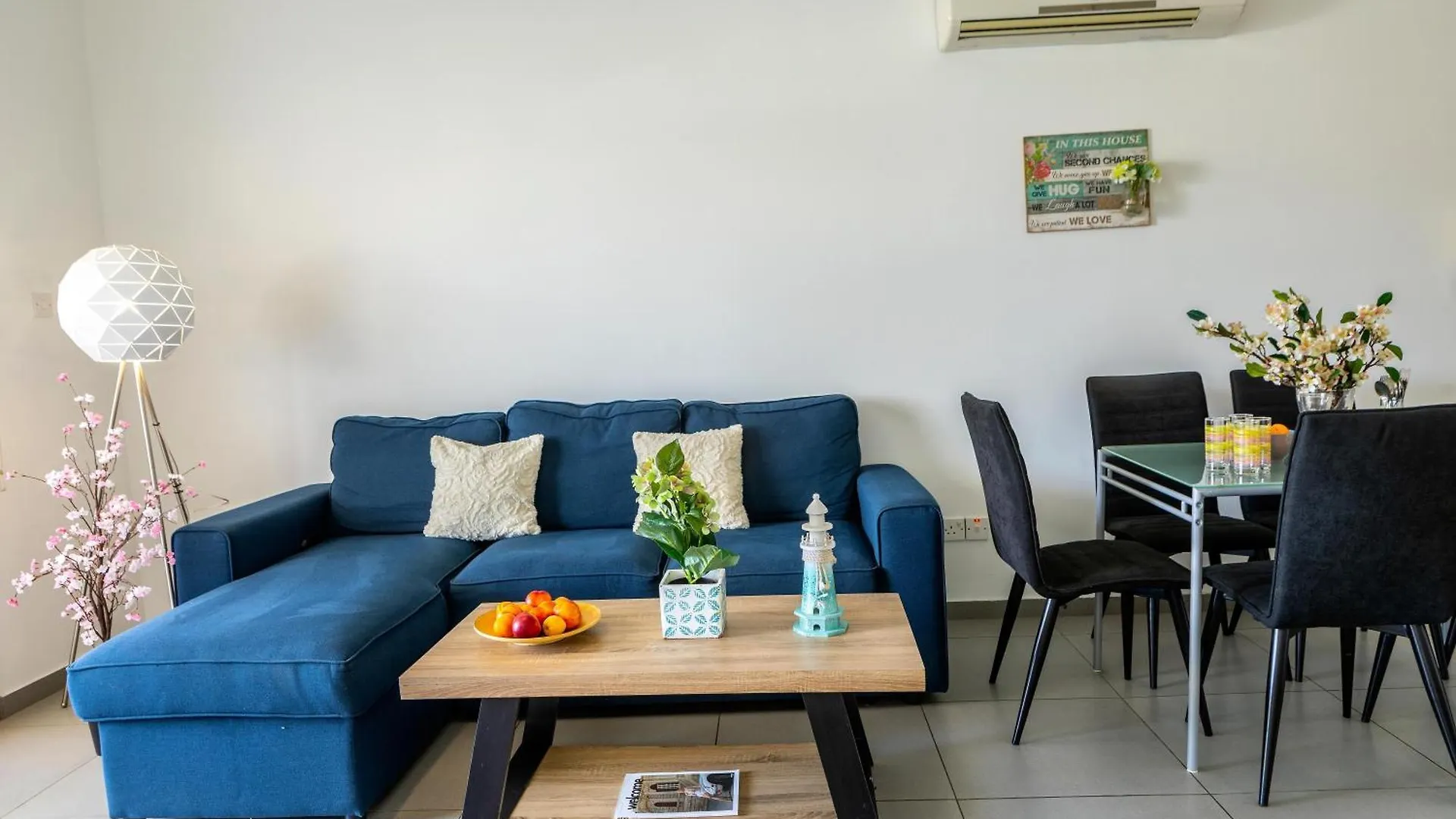 לרנקה Airbnsea City Centre Side Sea View Apartments קפריסין